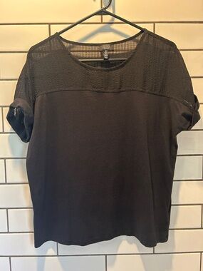 Jones New York Black Short Sleeve Knit Top with Textured Yoke